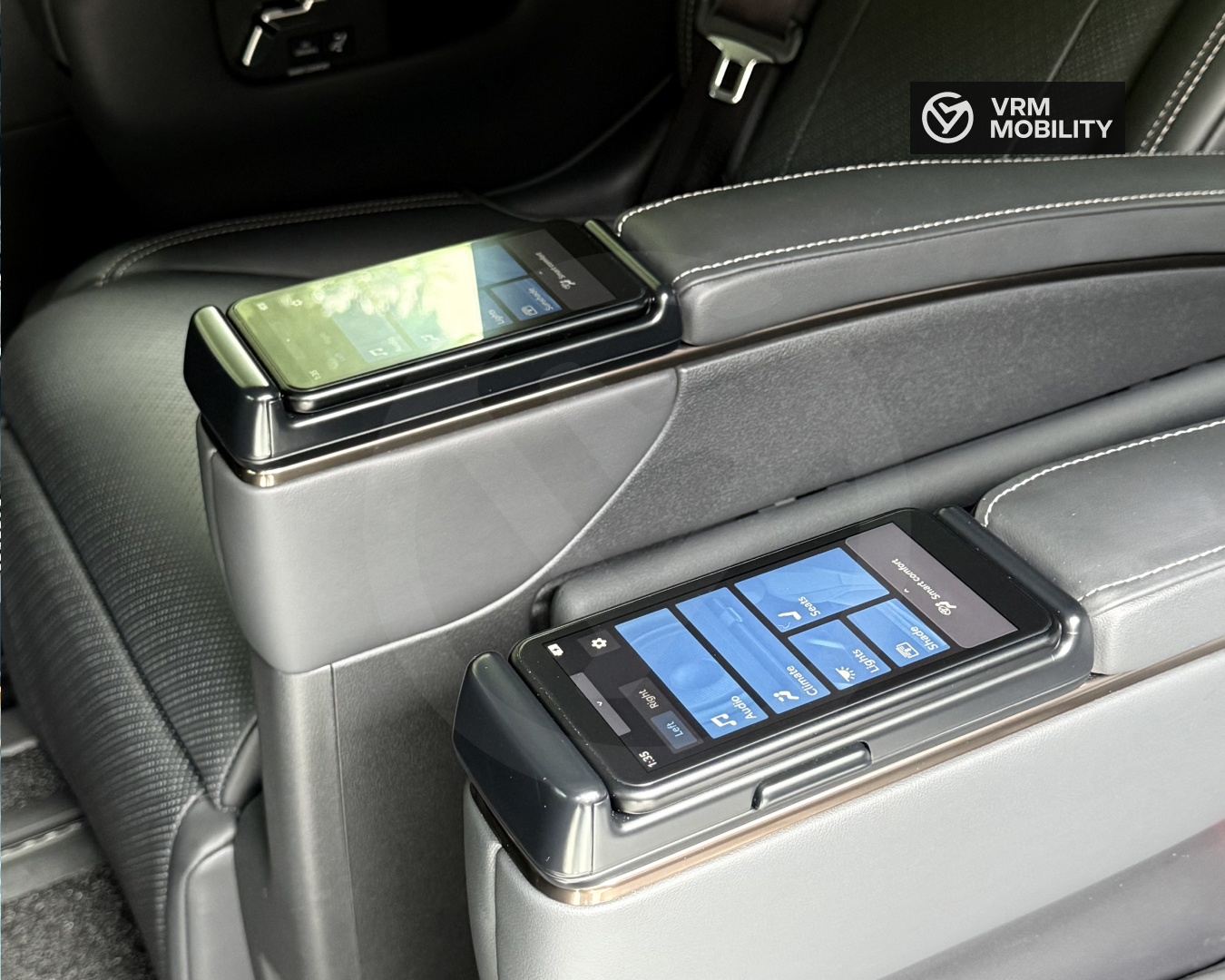 Toyota Alphard Hybrid photo