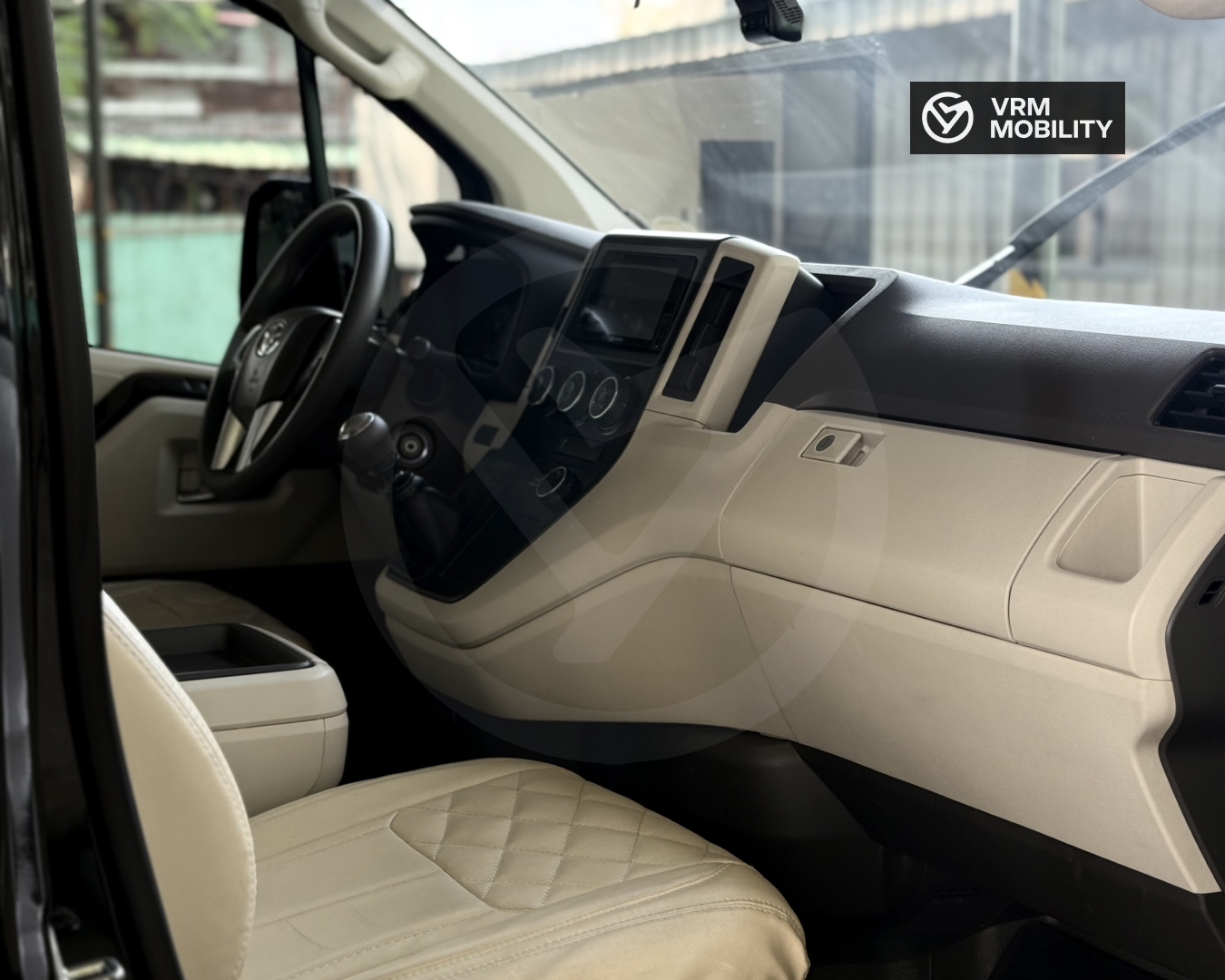 Toyota GL Grandia photo
