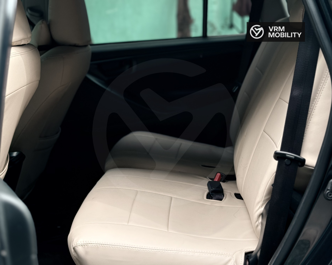 Toyota Innova photo